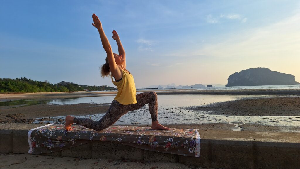 Titelbild - Sanella Yoga - Eglisau - Rafzerfeld - Zürcher Unterland - kraftvolles und dynamisches Vinyasa Yoga (all levels)